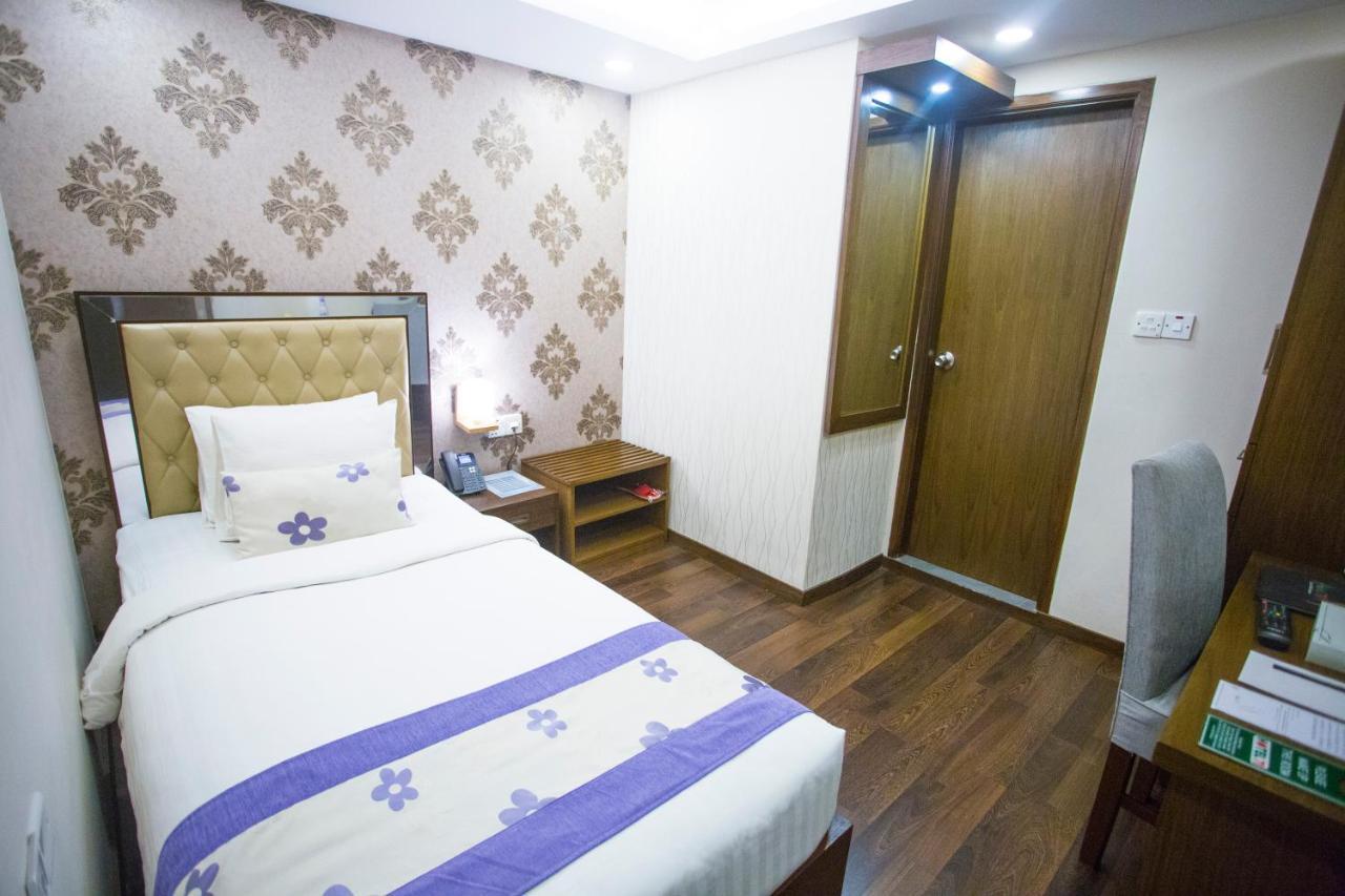 Hotel 71 ธากา ภายนอก รูปภาพ