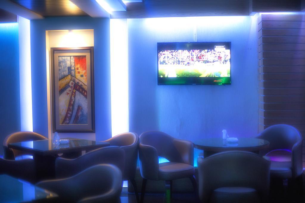 Hotel 71 ธากา ภายนอก รูปภาพ