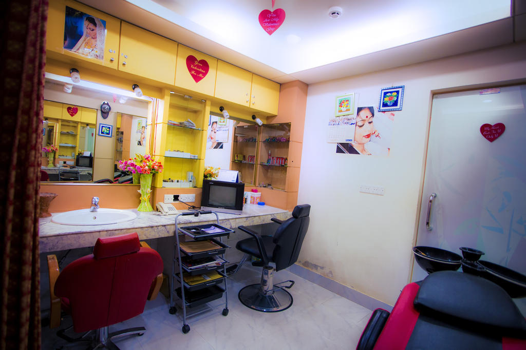 Hotel 71 ธากา ภายนอก รูปภาพ