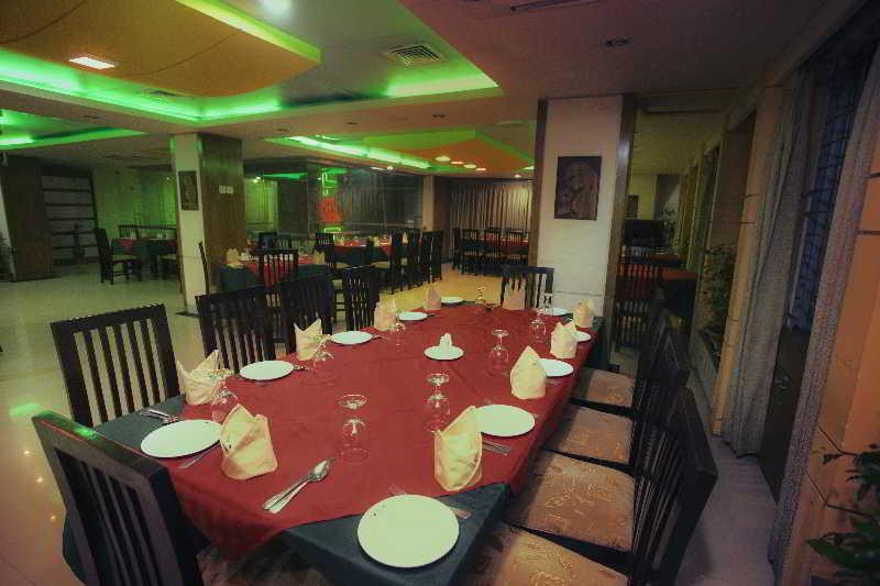 Hotel 71 ธากา ภายนอก รูปภาพ