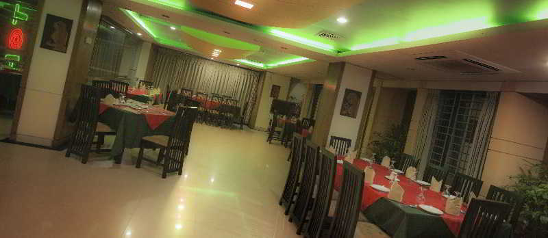 Hotel 71 ธากา ภายนอก รูปภาพ